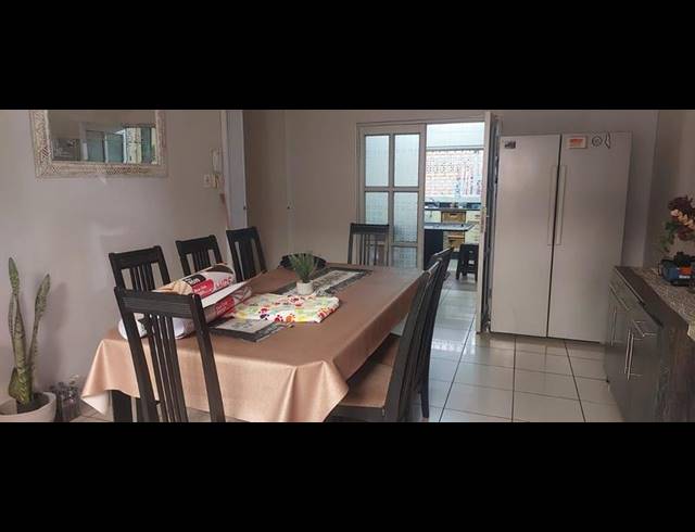 6 BEDROOM HOUSE FOR SALE IN LAUDIUM